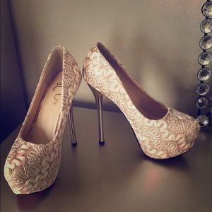 5/$25 Pointed toe stiletto platform heel